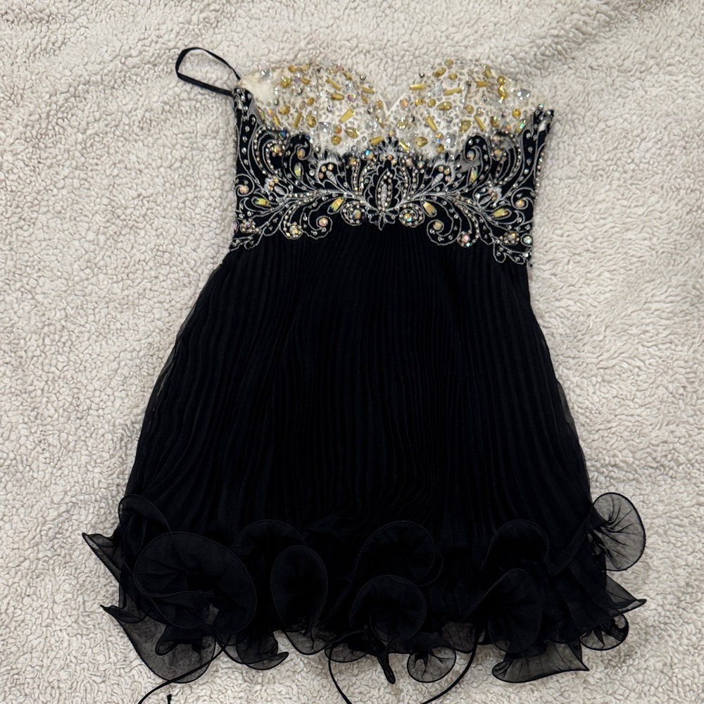 Elegant Black and Gold Women’s Dress